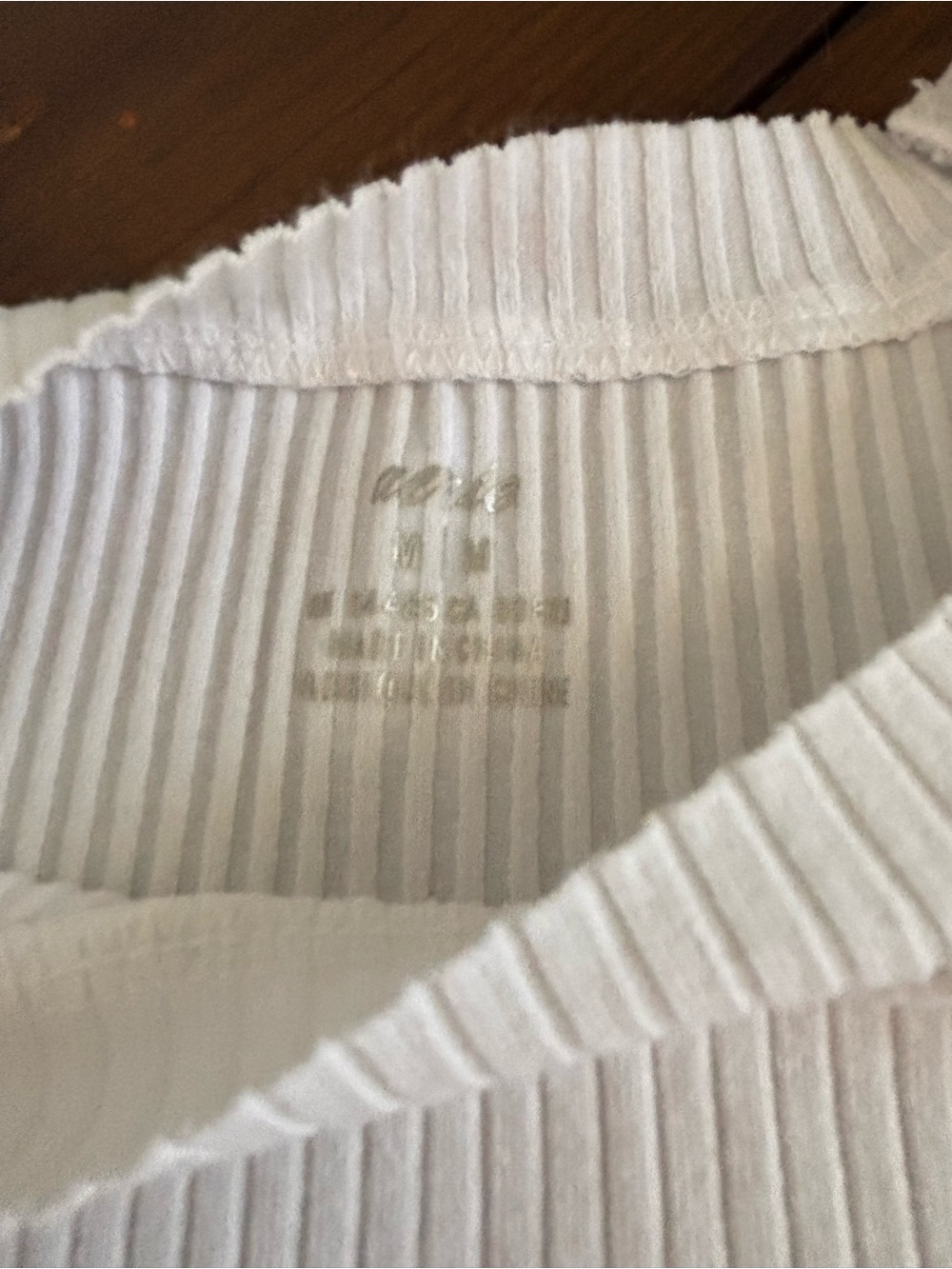 Aerie White Ribbed High Neck Cropped Tank Top SZ M Athleisure - Picture 4 of 5